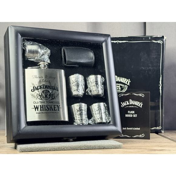 RARE Jack Daniel’s Flask Boxed Gift Set Old No 7 Stainless Steel Shot Glasses - Picture 3 of 3